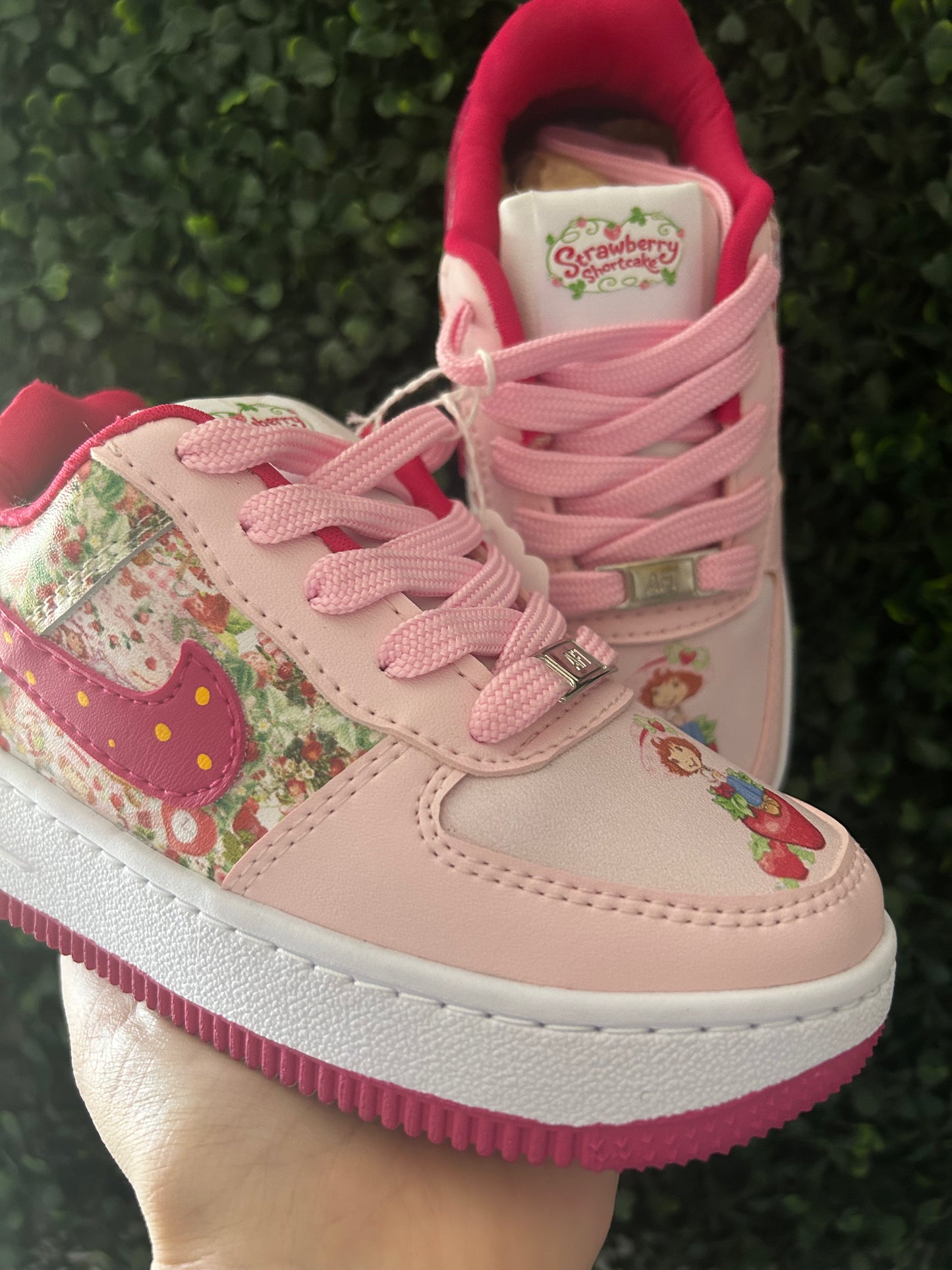 Strawberry kicks