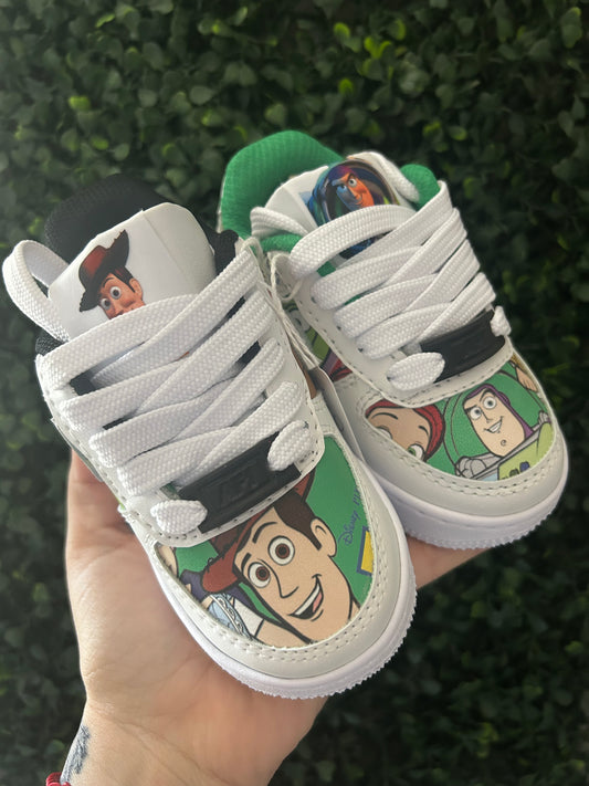 TOY STORY KICKS