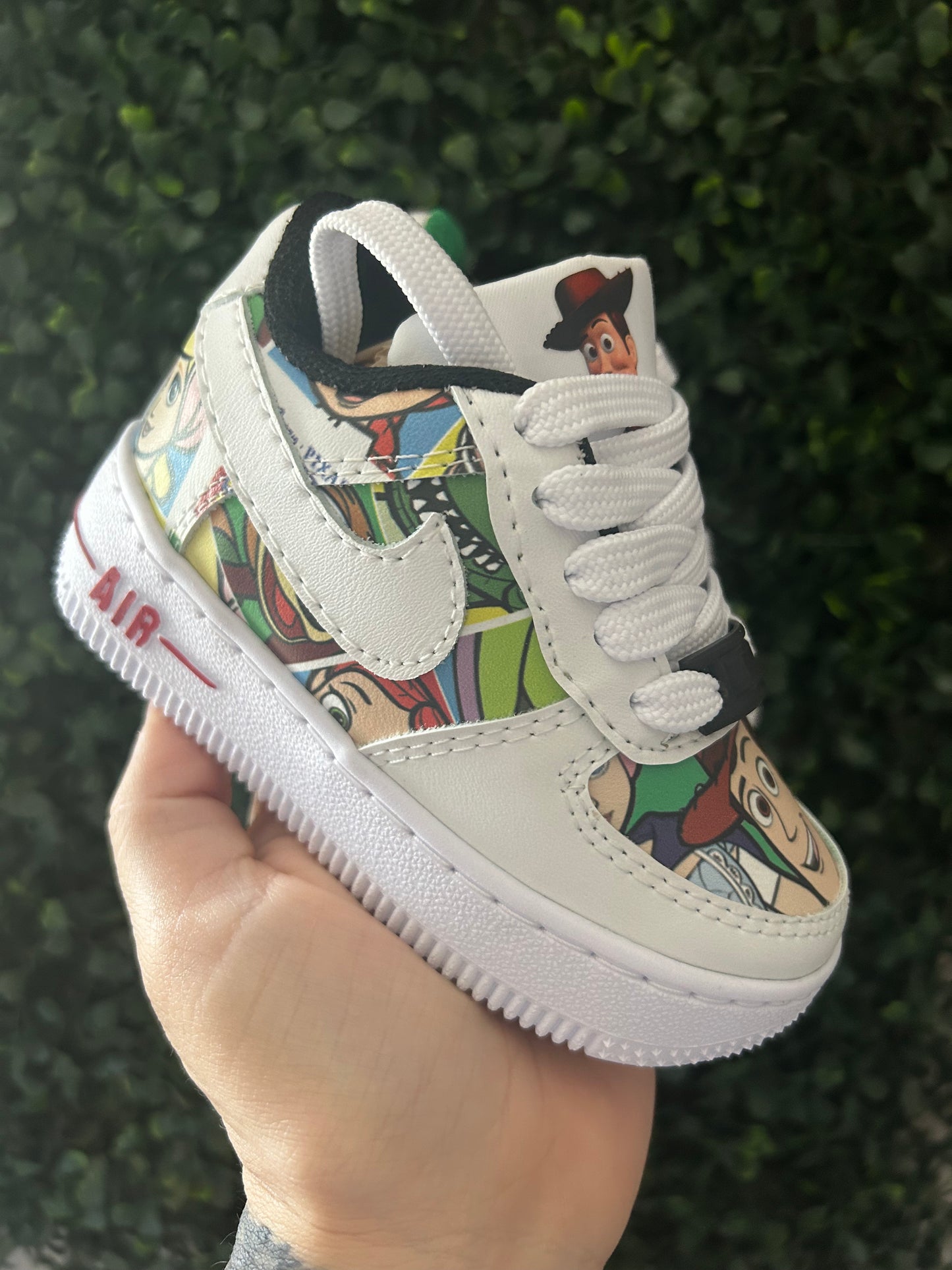 TOY STORY KICKS