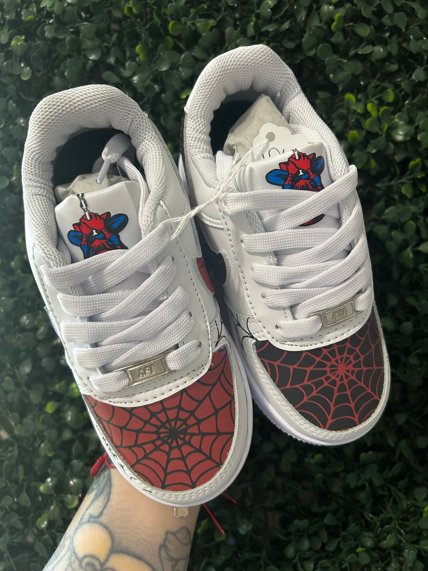 Spidey and friends kicks